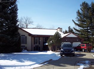 2920 Truman Cir, Lansing, MI 48910