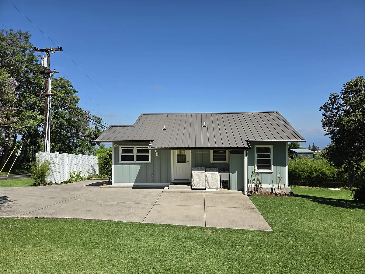 Building Photo - 809 Lower Kimo Dr