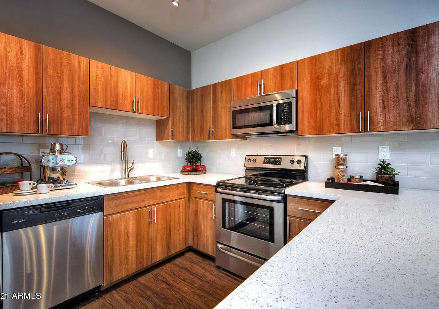 40th St (Unit #109) — Photo 4