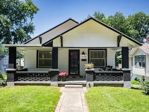 1242 S Hardy Ave, Independence, MO 64052