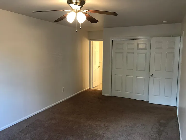 42 Bellaire Dr — Photo 7
