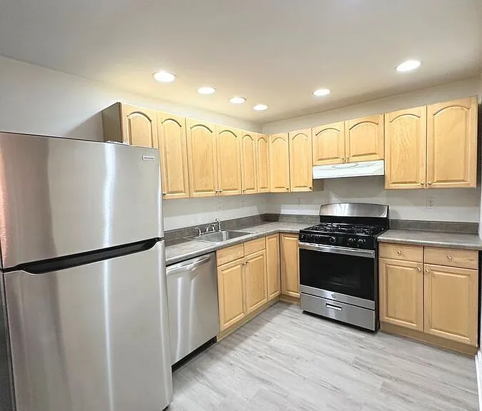 456 Delmar St #2 — Photo 10