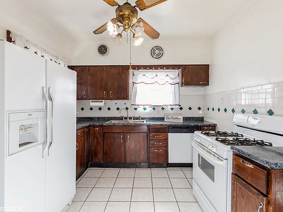 4th image of 8333 S Seeley Ave