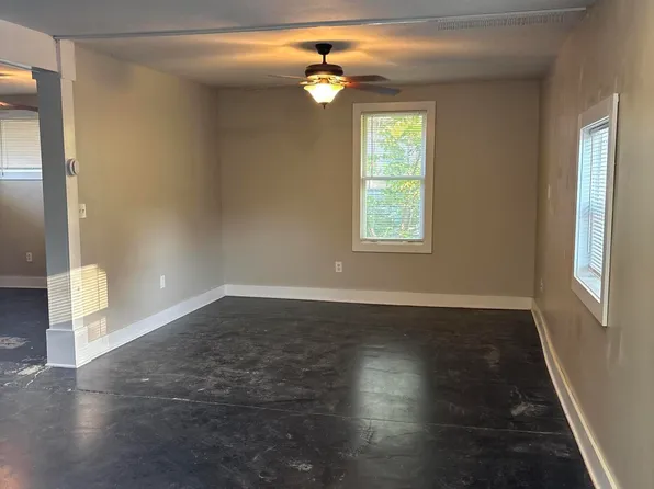 515 S Ellis St #B, Webb City, MO 64870