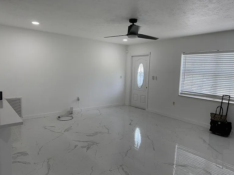 355 Johnston St — Photo 3