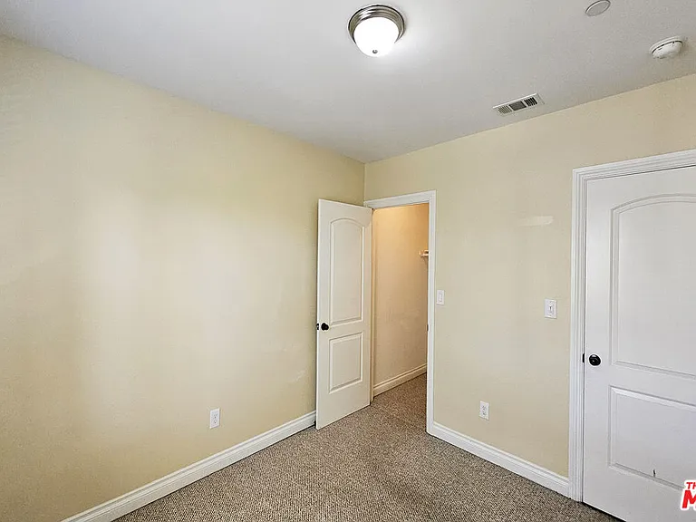 1434 1/2 Ricardo St — Photo 12