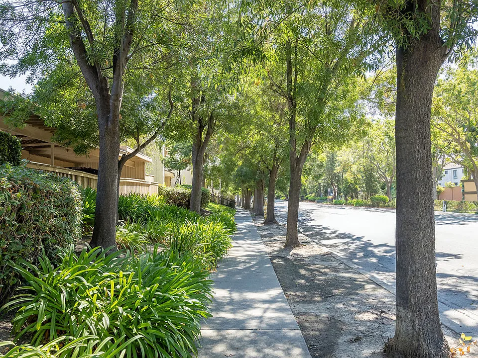 Cambridge Court Townhomes