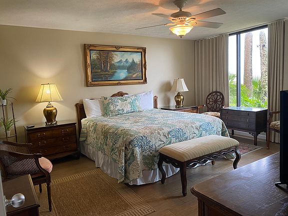 Master on suite with King bed and private bathroom