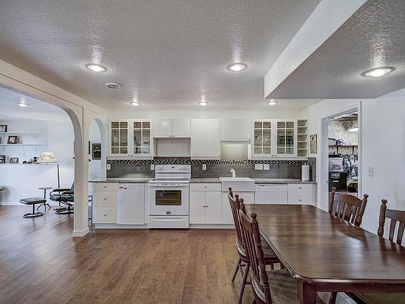 5th image of 1752 Sequoia Ln