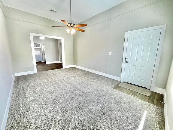 3rd image of 1213 E Tucker St