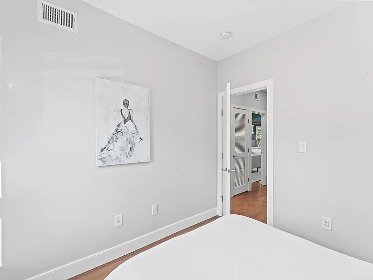 76 Condict St — Photo 24