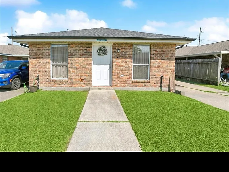 4019 Jupiter Dr — Photo 2