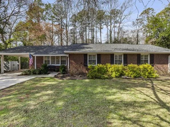 6830 Sunny Brook Ln, Sandy Springs, GA 30328