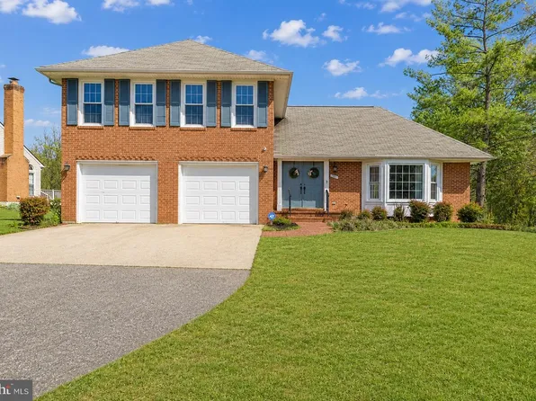 25 Whittingham Cir, Sterling, VA 20165