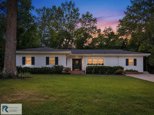 315 Peach St, Chatham, VA 24531