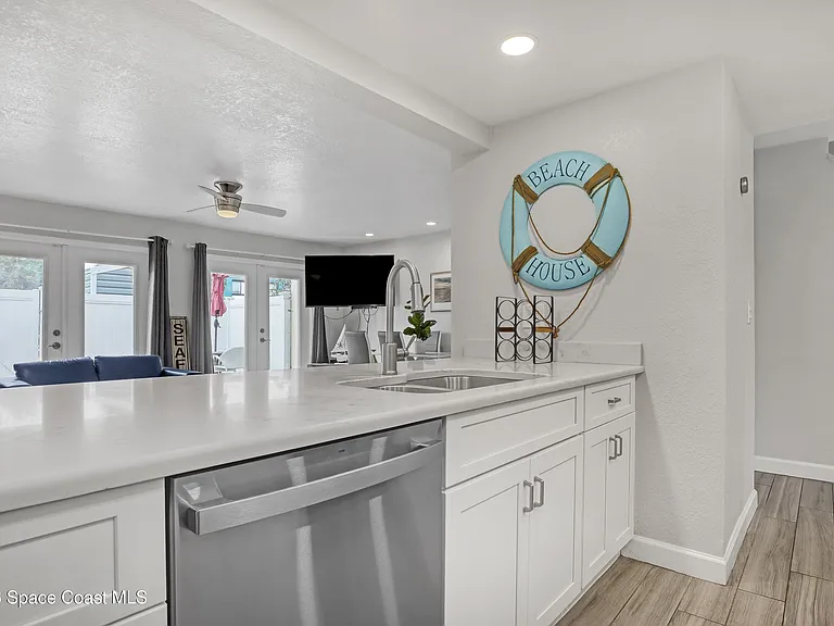 8309 Rosalind Ave — Photo 12
