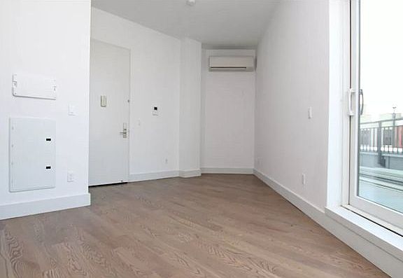 5th image of 997 Jefferson Ave APT 4C