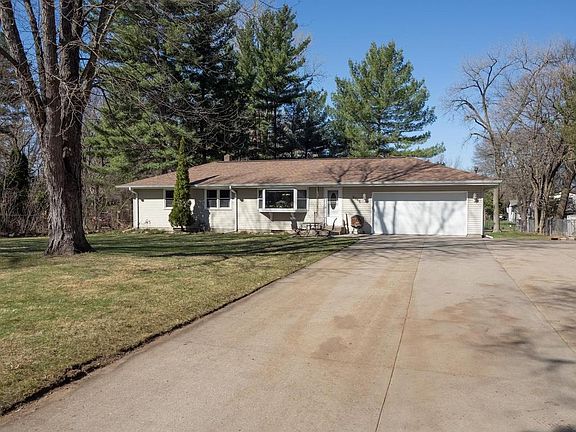 3rd image of 8346 Groveland Rd
