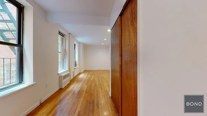 Rented by Bond New York | media 5