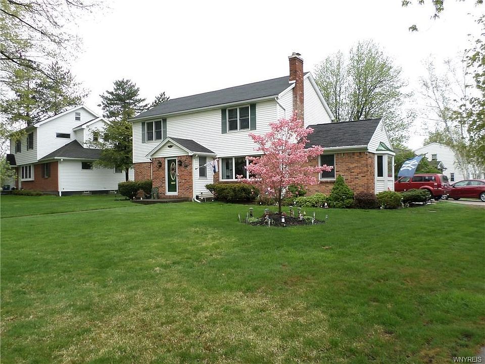 1st image of 340 Smallwood Dr