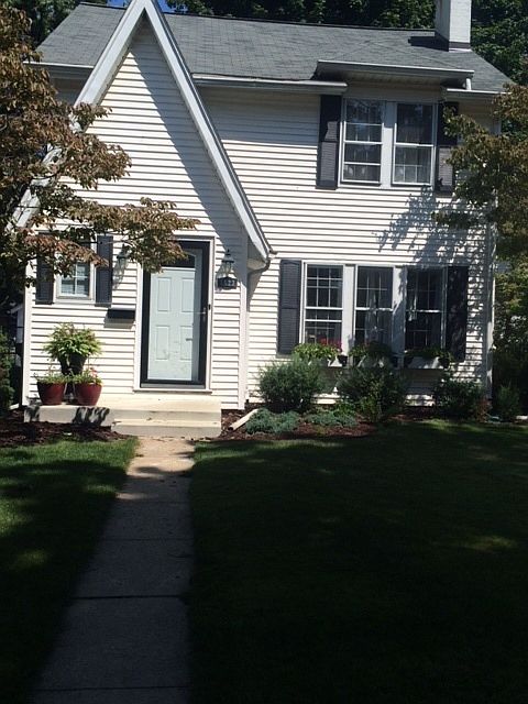 1st image of 1523 E Madison St