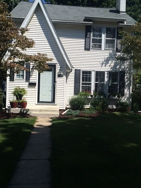 1523 E Madison St photo 1