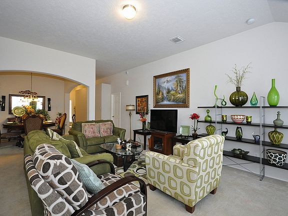 Arch separates Dining