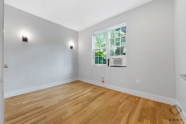 Rented by ERNY LLC | media 13