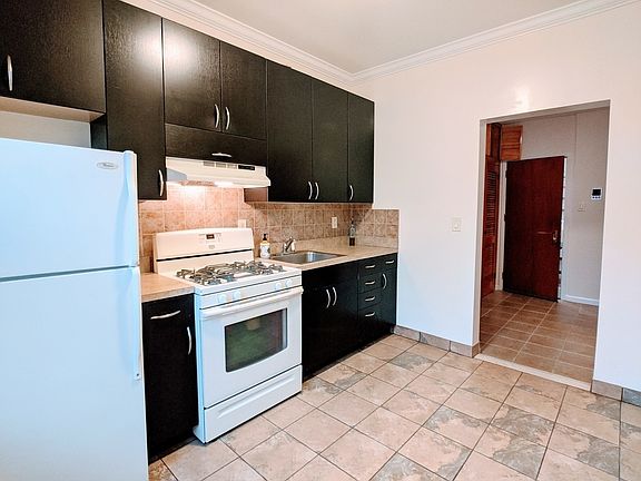 3rd image of 23-28 29th St #2R