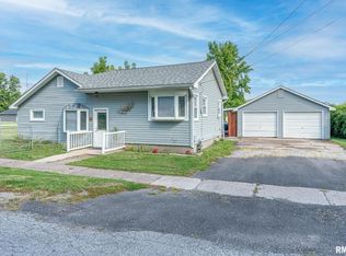 116 State St, Carbon Cliff, IL 61239