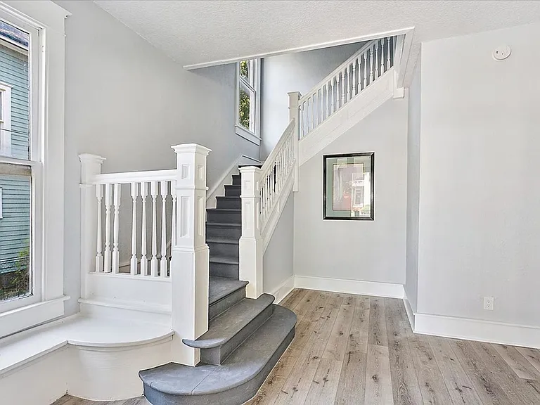 2142 Park Street — Photo 2