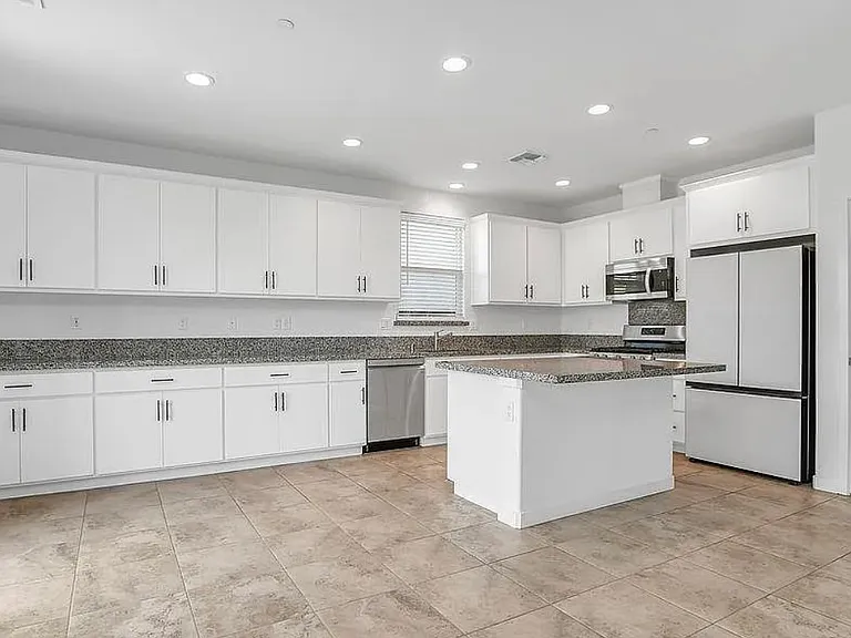 5443 Pinzano Way — Photo 4
