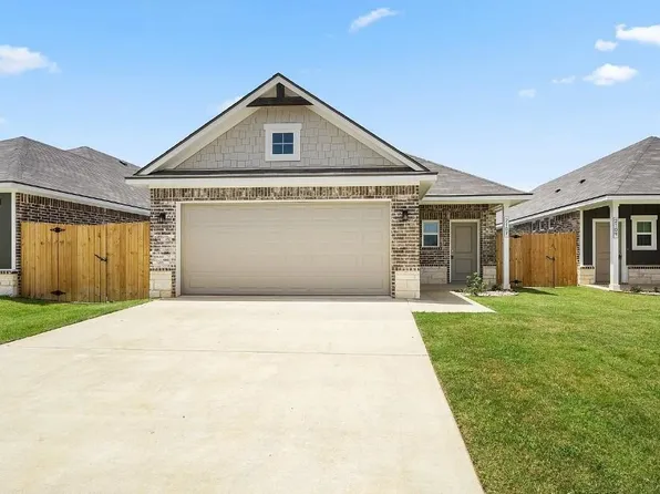 203 Maplewood Cir, Longview, TX 75605