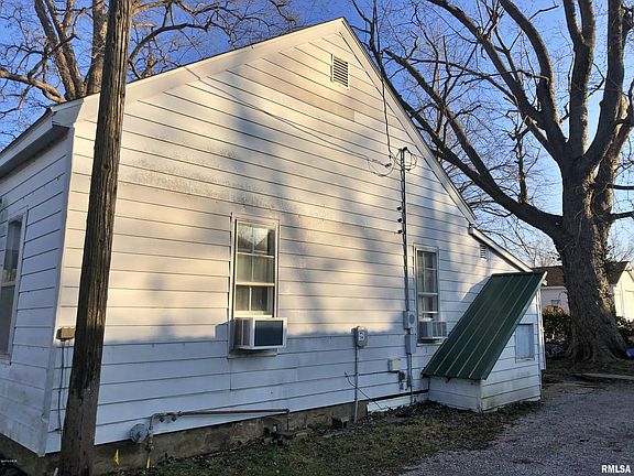 3rd image of 216 W Washington St