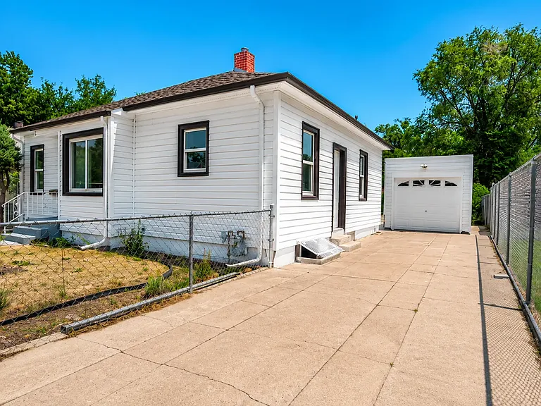 736 Jackson St — Photo 3