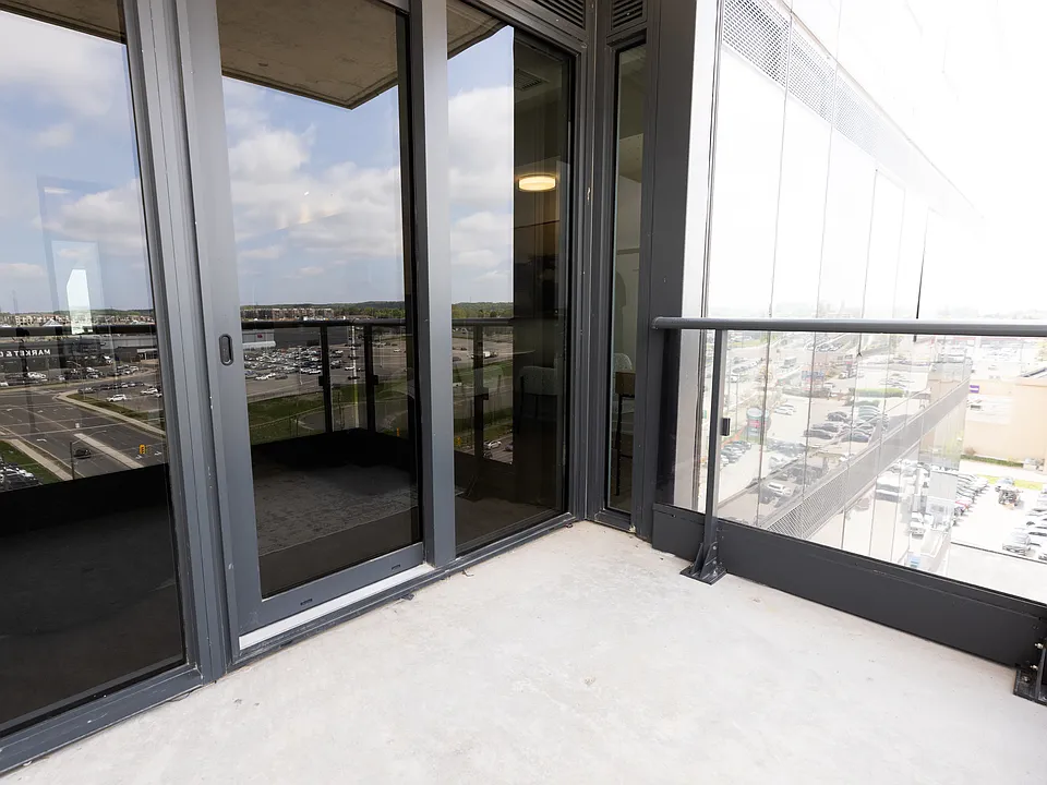 17645 Yonge St #308