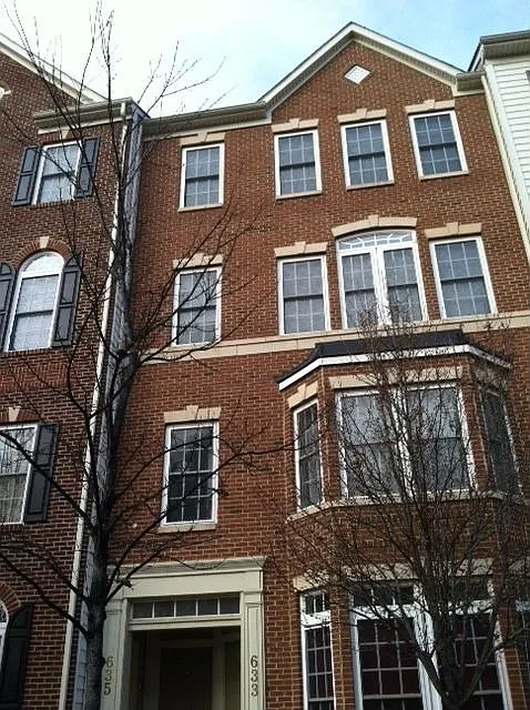 635 Whetstone Glen St photo 1
