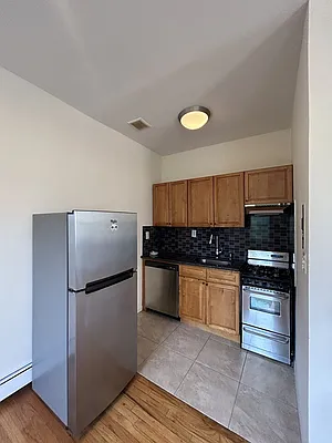 Rented by Immac Realty | media 35