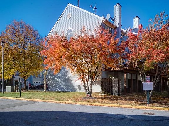 5th image of 1 Duck Pond Ct #801