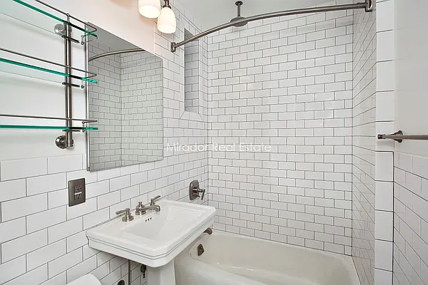 Rented by Mirador Real Estate | media 9