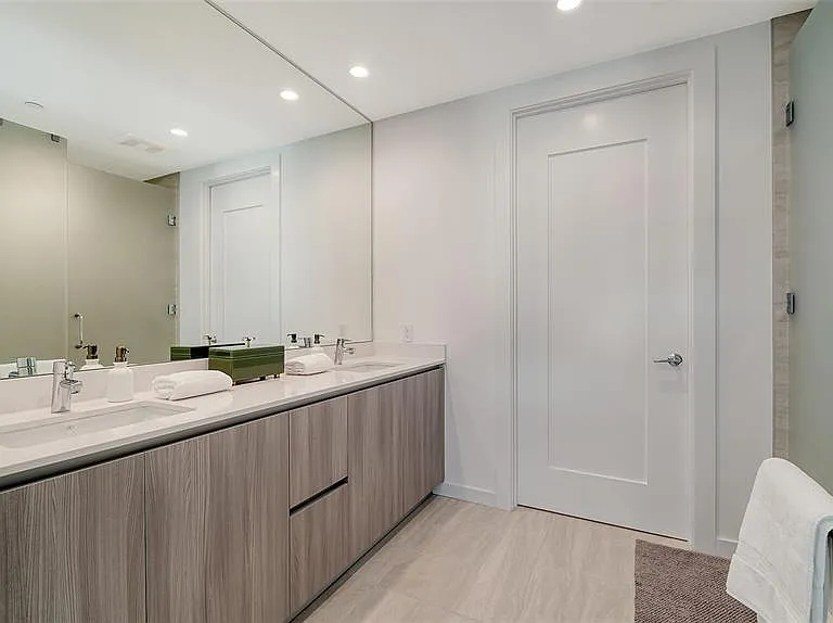 301 Quay Commons Dr #704 — Photo 27