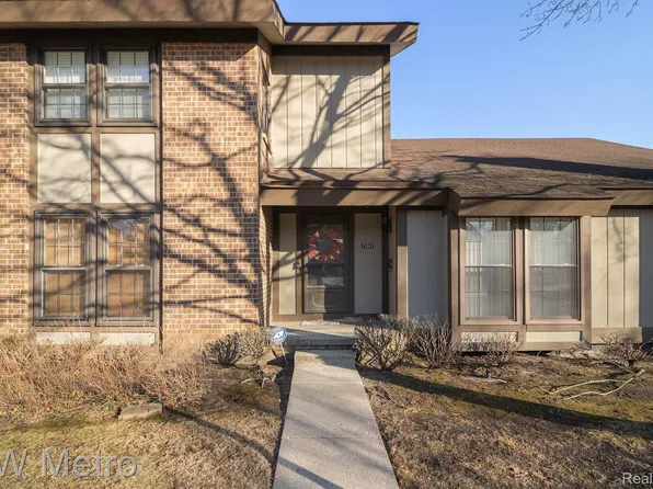 25062 Oakbrooke Dr, Southfield, MI 48033