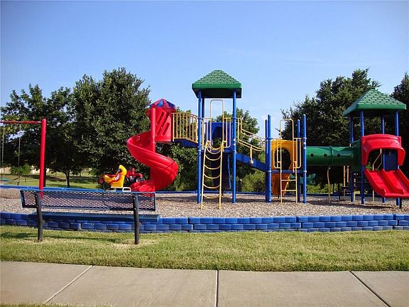 5th image of 5499 Brookhill Ln