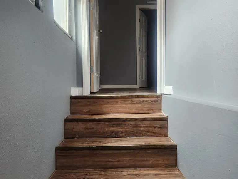 334 Barrett Pl — Photo 4