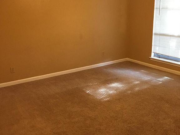 4th image of 7802 Cotton Lane Dr