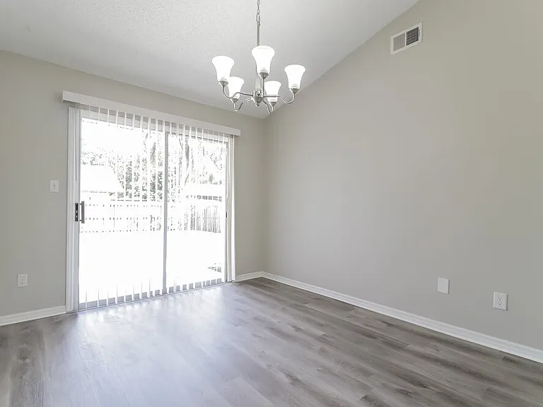 1034 Gore Dr — Photo 5