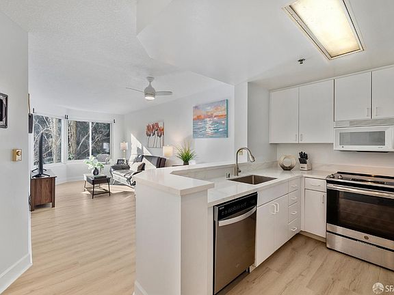 2nd image of 240 Lombard St APT 529
