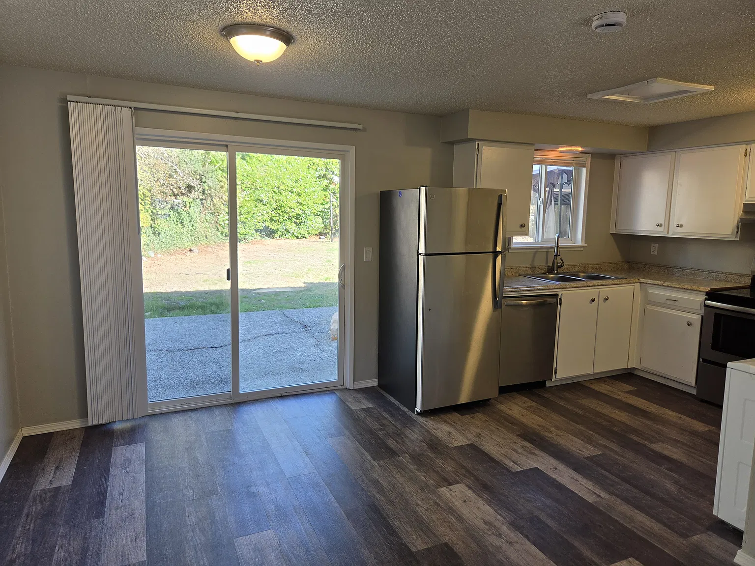2 bed, 988 sqft, $1,700 — Photo 3