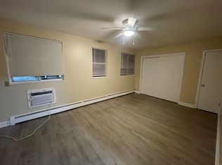 2-404 S Lewis Ave, Waukegan, IL 60087