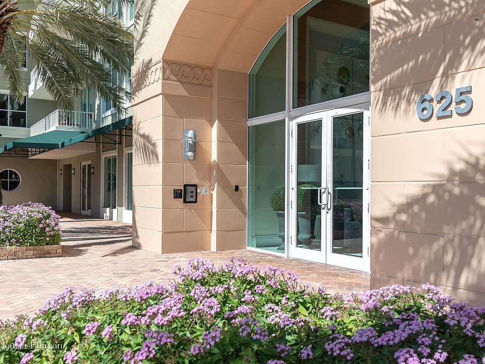 1st image of 625 Casa Loma Blvd Unit 1209